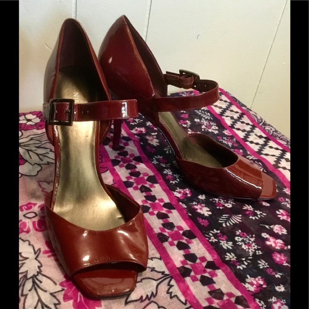 NINE WEST HEELS-Sz 7.5-Patent-Burgundy, Strappy-Open Toe-PreOwned-Womens